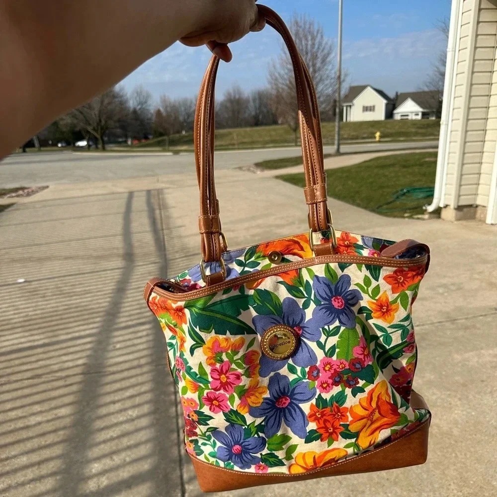 Capezio Summerset Vintage Floral Faux Leather‎ Women's Hand Bag - Picture 12 of 12